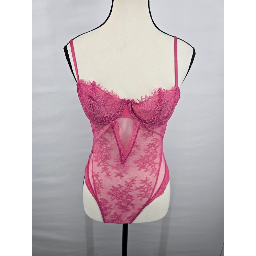 Victoria's Secret Dream Angels Pink Lace Underwire Bodysuit Small Eyelash Trim‎